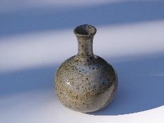 Keramik-Vase, gefertigt in japanischer Tradition
